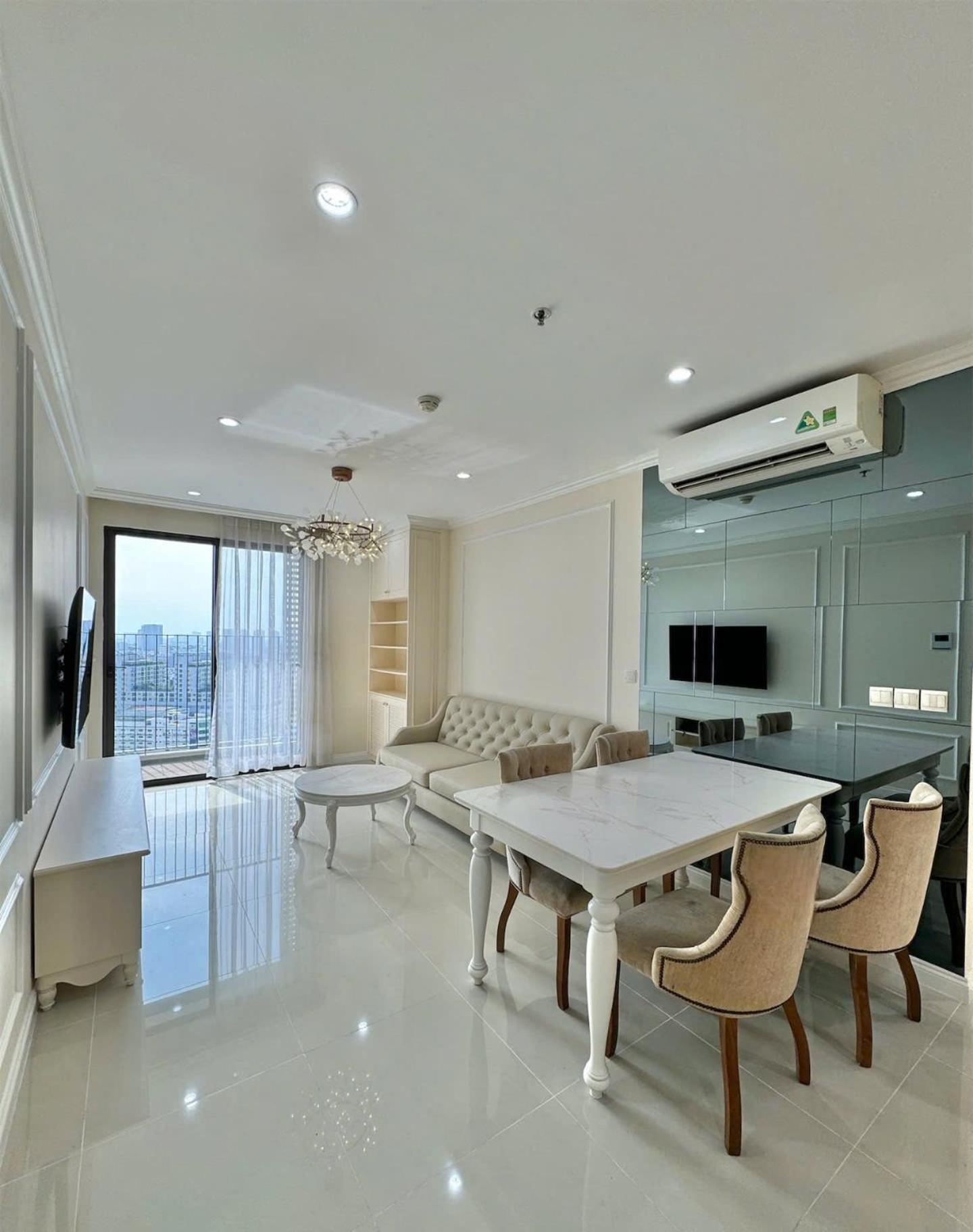 Luxury TP. Hồ Chí Minh